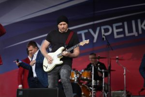 Спелись!
