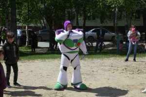 «Праздник двора» сегодня организовала УК «Центральный участок» для своих жильцов.