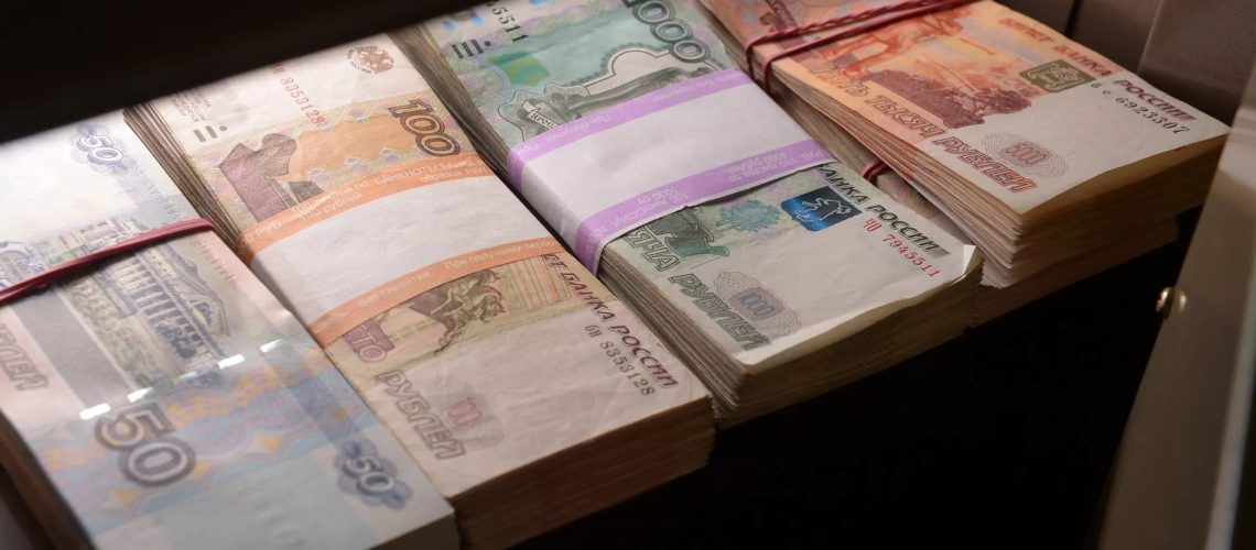 В России могут возобновить печать купюр номиналом пять и десять рублей