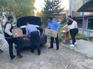 Активисты азербайджанской молодёжной народной группы «Родина» собрали очередную посылку для жителей Донбасса и наших солдат.