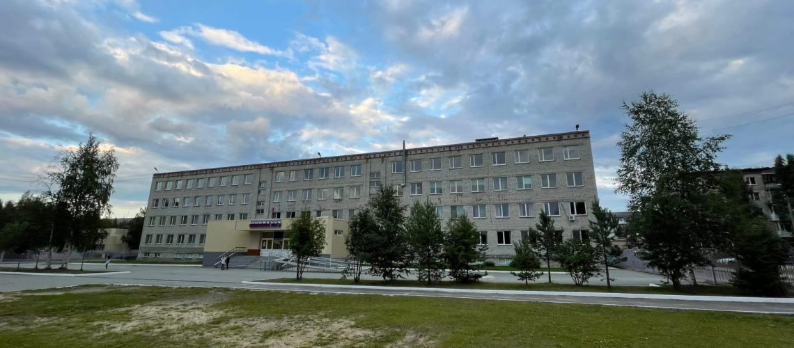 Школы ХМАО усилят меры безопасности после стрельбы в Ижевске