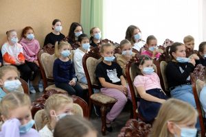 "Терористы поступают подло": в Нефтеюганске вспоминают жертв Беслана.