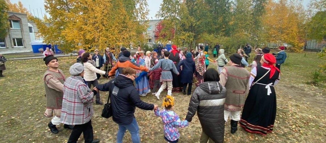 Гадание на земляной свече и похороны мух.