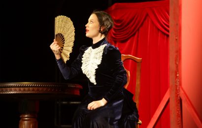 Премьера спектакля-водевиль состоялась в Театре Кукол и Актёра «Волшебная флейта».