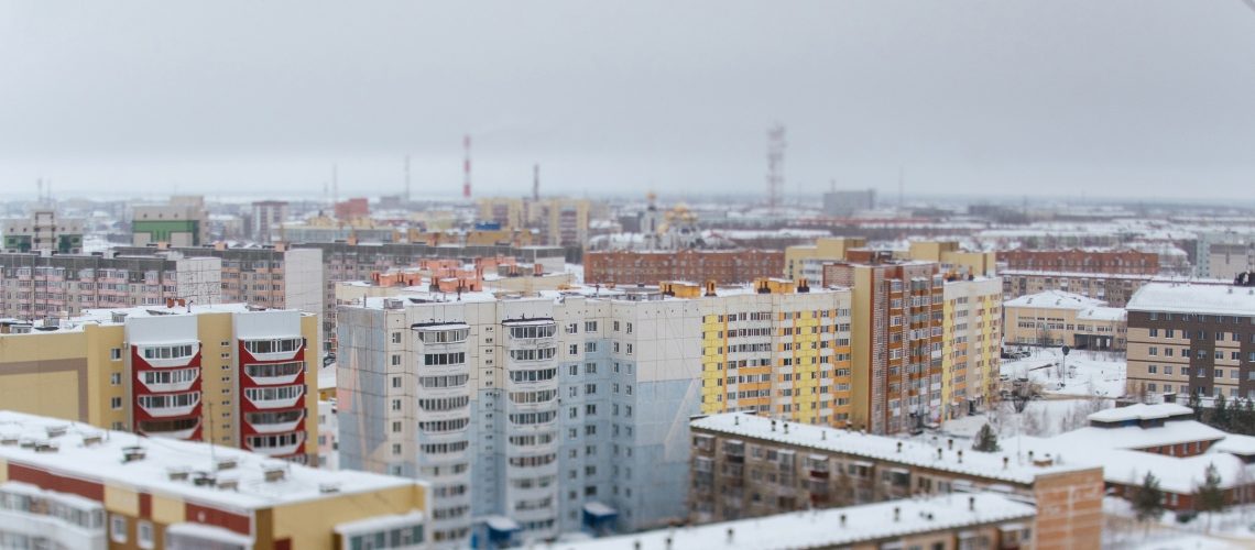 Жители Югры задолжали более 1,5 млн рублей по взносам за капремонт