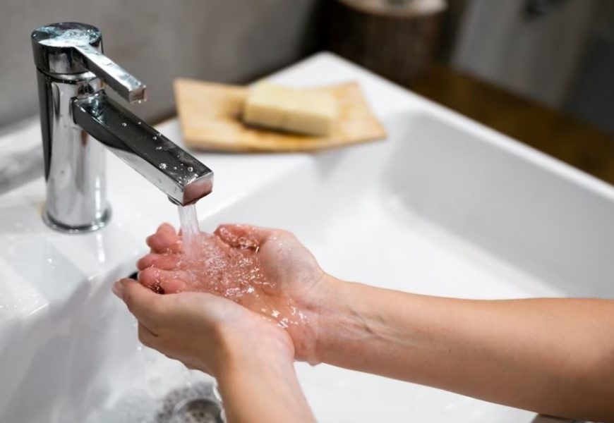 Югорчанам рекомендуют чаще мыть руки из-за активности кишечных инфекций