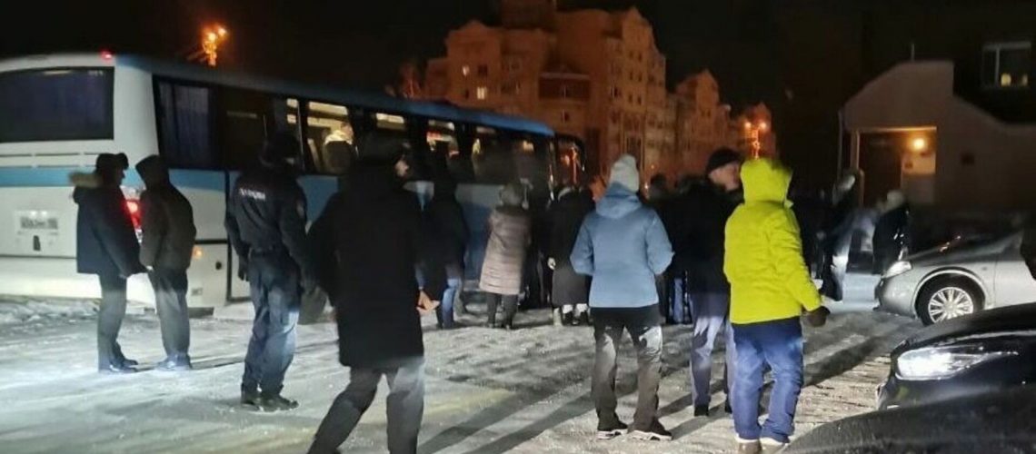 Мобилизованные из ХМАО вернулись в учебную часть после новогоднего отпуска с семьями