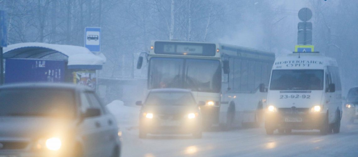 В ГИБДД Югры водителям советуют не выезжать на загородные дороги из-за холодов