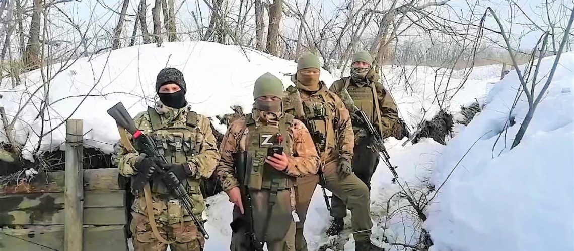 Бойцы поблагодарили студентов нефтеюганского колледжа за буржуйки