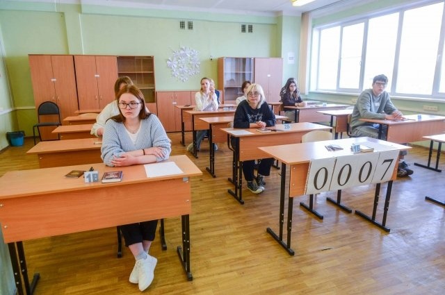 В Югре 23 выпускника школ сдали ЕГЭ по русскому языку на 100 баллов.