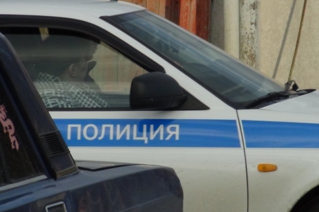 В Нефтеюганске женщина за деньги прописала у себя дома восемь мигрантов