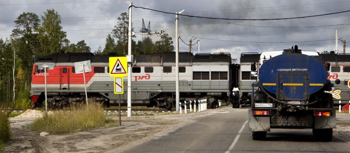 РЖД предлагают ввести уголовную ответственность для автомобилистов за столкновение с поездом
