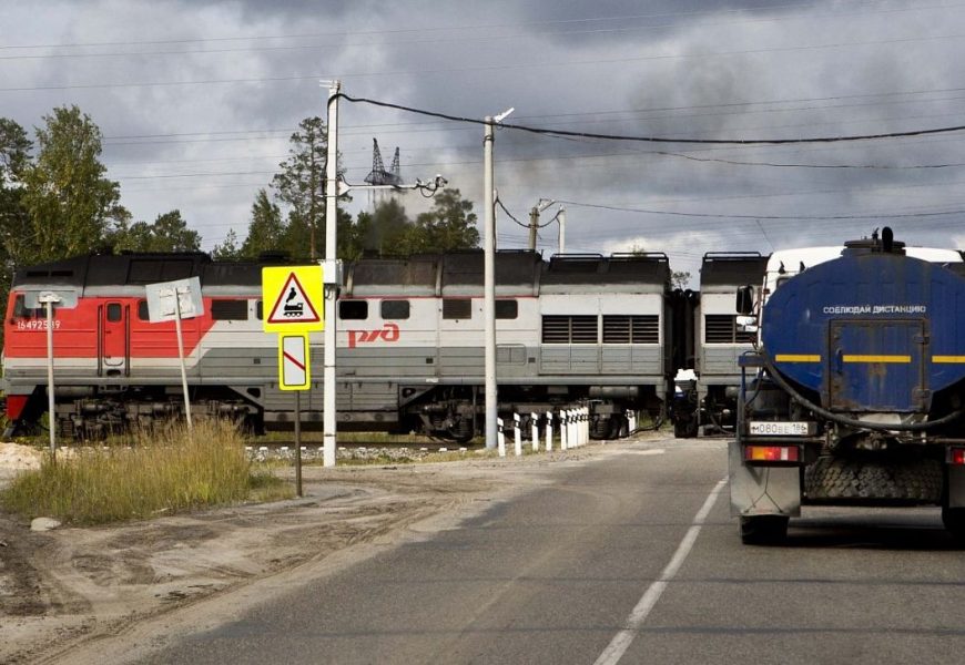 РЖД предлагают ввести уголовную ответственность для автомобилистов за столкновение с поездом