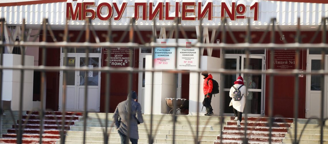 Власти ХМАО назвали сроки начала подачи заявлений в первый класс