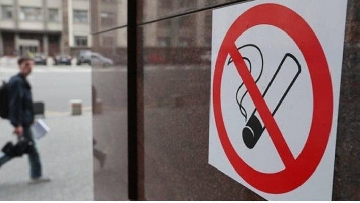 В Госдуме предложили штрафовать на 15 тысяч рублей за курение в неположенных местах
