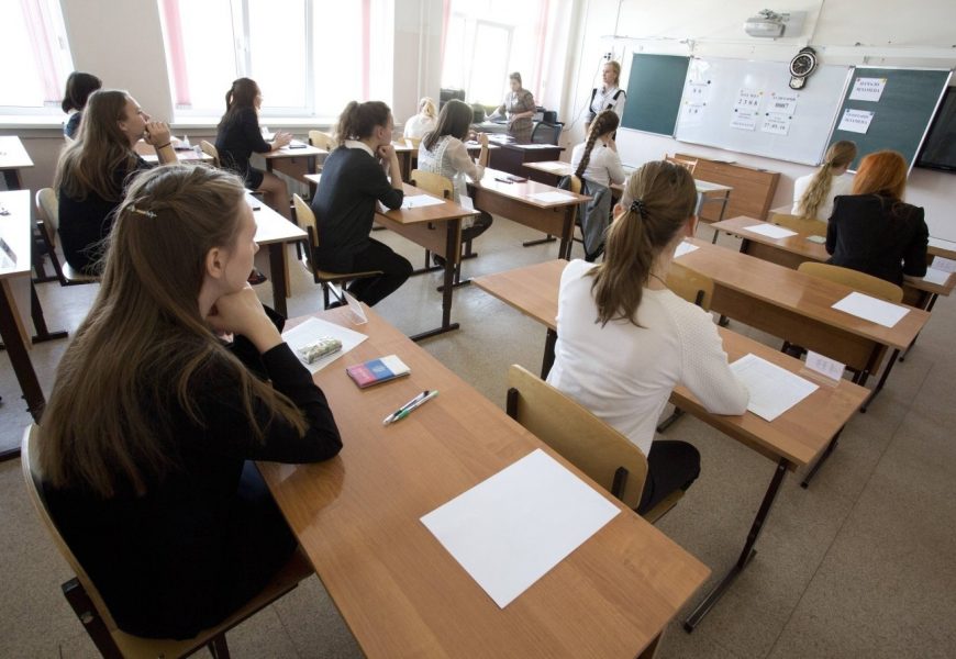 Небывалые результаты показали выпускники ХМАО в 2024 году по итогам трех экзаменов. ЕГЭ на 100 баллов сдали 35 человек.