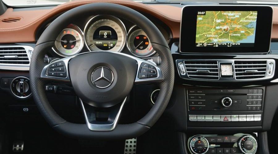 Экс-депутат из ХМАО вернет в бюджет 2 миллиона рублей за покупку Mercedes