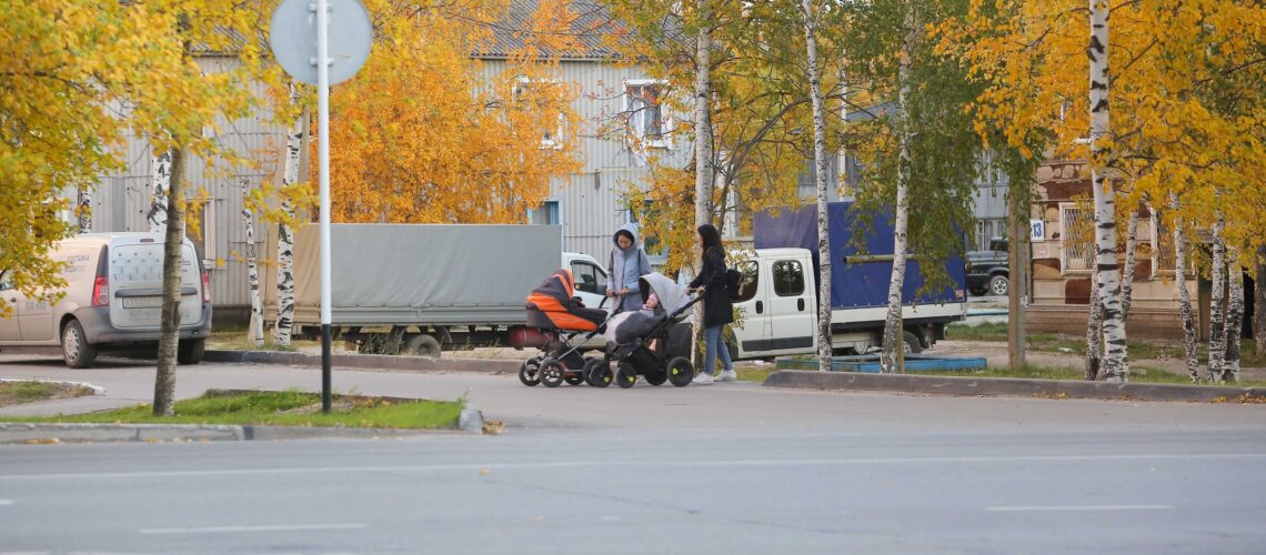 Почти треть югорчан уверены: детей можно рожать и без брака