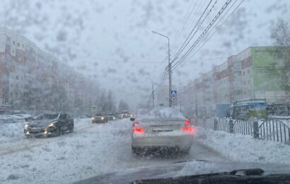 ХМАО накроют снегопады на осенних школьных каникулах