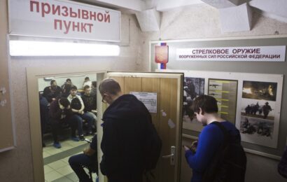 В Югре начали осенний призыв с электронными повестками