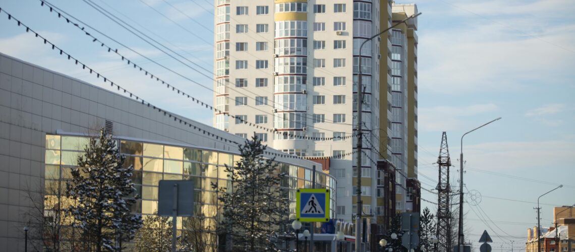 Более полумиллиарда рублей задолжали нефтеюганцы за коммунальные услуги