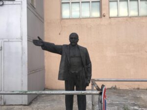 Коллективное прошение об установке в нашем городе памятника В. И. Ленину.