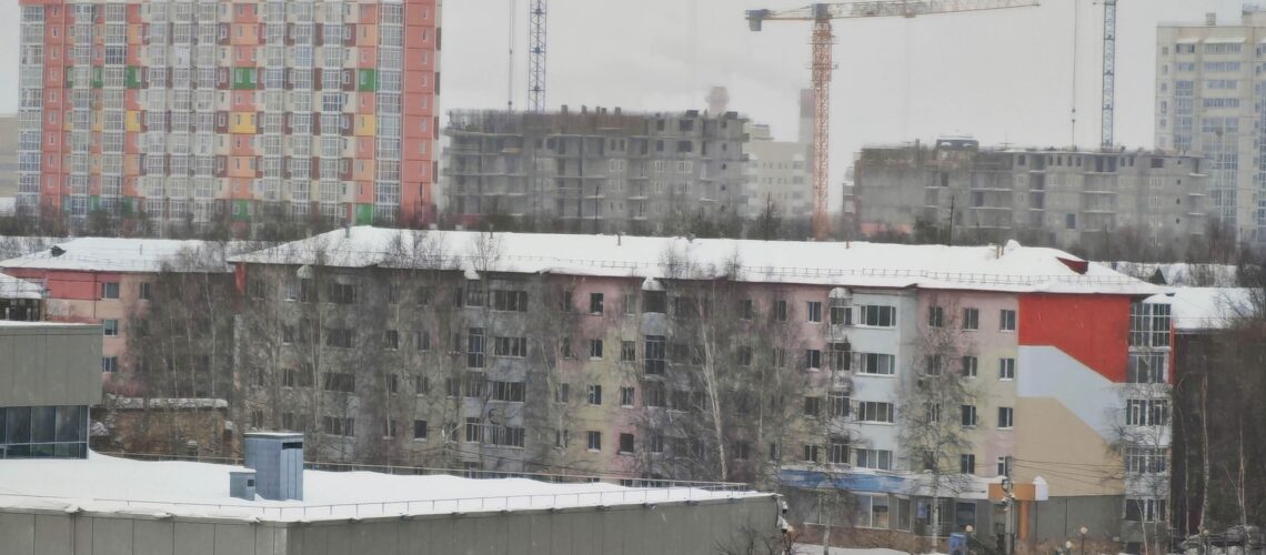 Правительство Югры будет следить за техническим состоянием каждого многоквартирного дома в регионе
