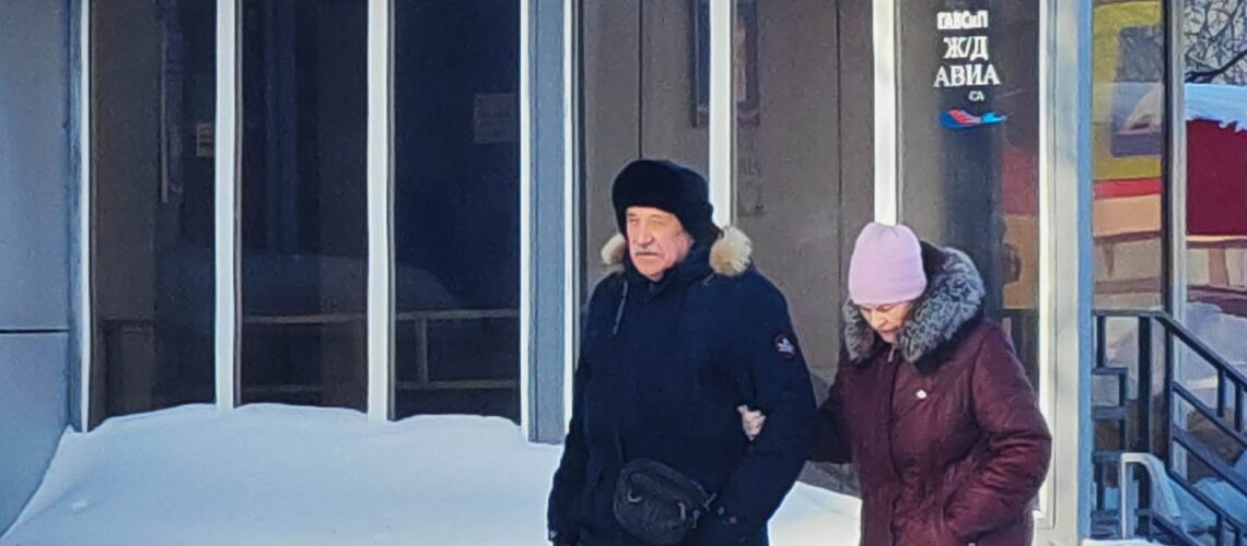 Югорчанам рассказали, когда выплатят пособия и пенсии в апреле