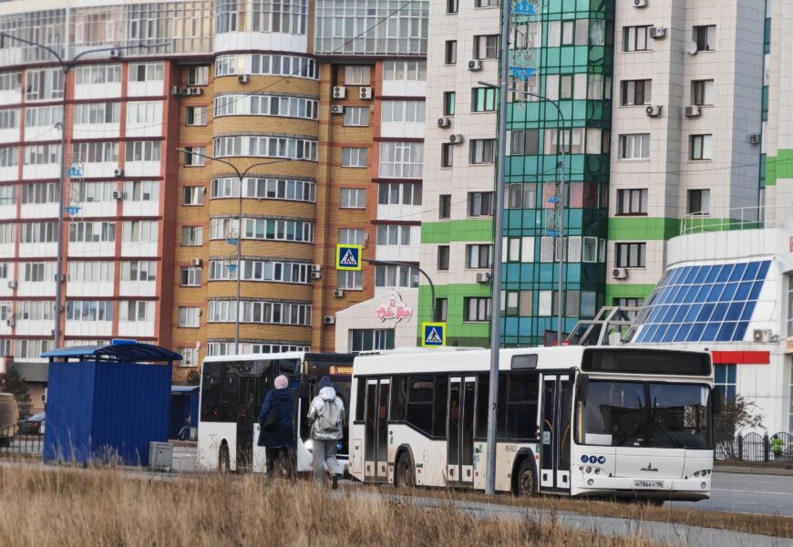 В ХМАО взлетели цены на проезд в общественном транспорте