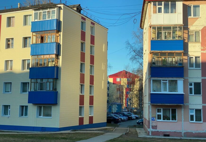Бабуля из Югры не заметила как переписала на сожителя и его дочь две квартиры