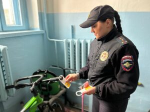 Полицейские Нефтеюганска провели профилактическую акцию «Грустный смайлик».