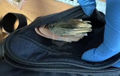 Молодой вахтовик украл у пожилого коллеги почти полмиллиона рублей.