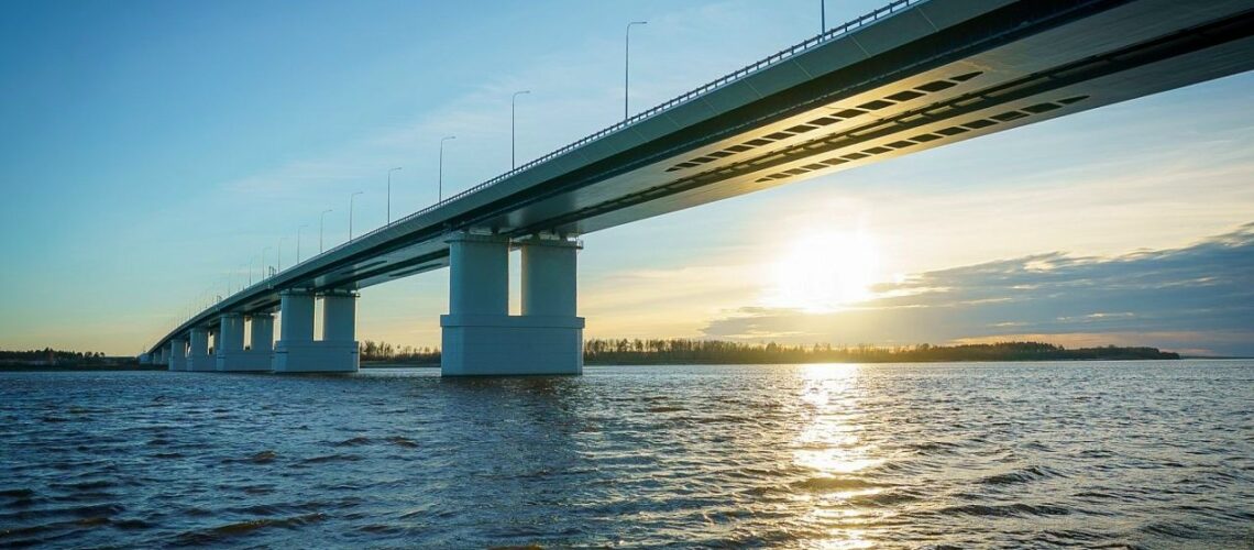 На мосту «Звезда Оби» под Сургутом временно ограничат движение автотранспорта