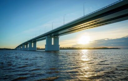 На мосту «Звезда Оби» под Сургутом временно ограничат движение автотранспорта