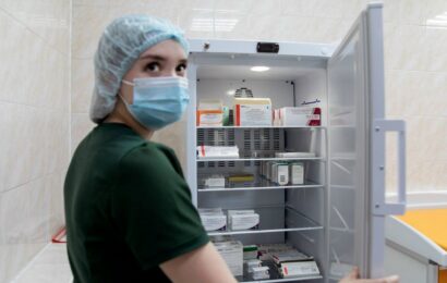 В России зарегистрировали первую в мире вакцина от аллергии на пыльцу берёзы